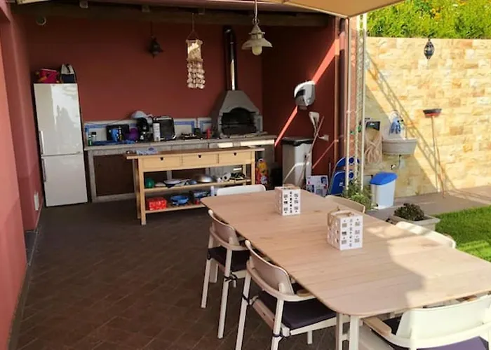 Seafront In With Private Jacuzzi *