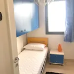 Seafront In With Private Jacuzzi ヴィラ チェファル