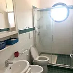 ヴィラ Seafront In With Private Jacuzzi