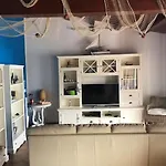 Seafront In With Private Jacuzzi ヴィラ チェファル