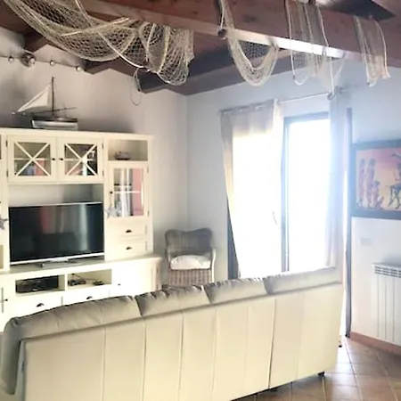 Villa Seafront In With Private Jacuzzi Cefalú