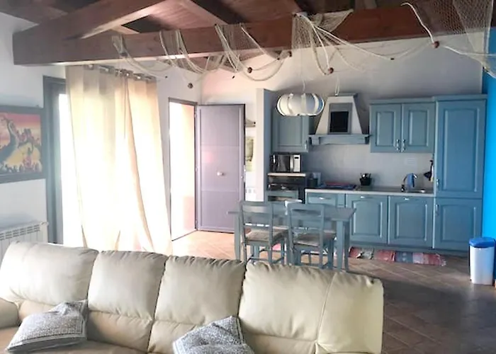 Villa Seafront In With Private Jacuzzi Cefalú