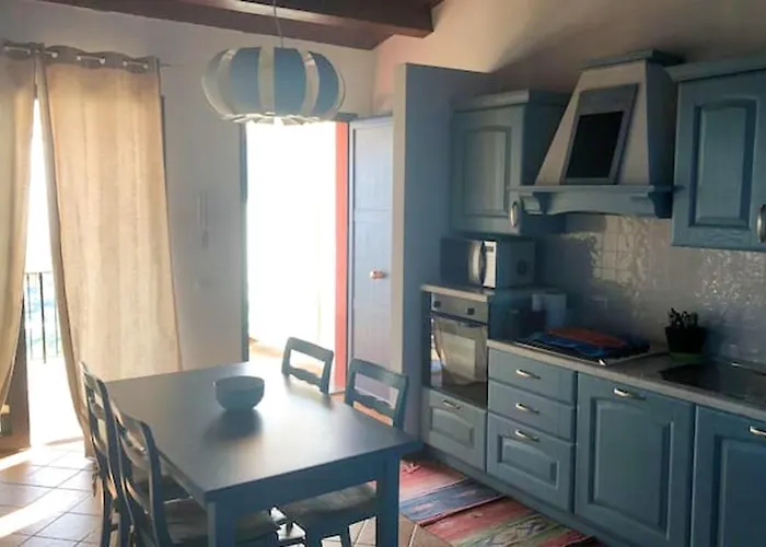 Villa Seafront In With Private Jacuzzi Cefalú